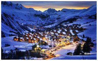 Beautiful Dusk in French Alps Resort | puzzles Pintoo 1000 pièces